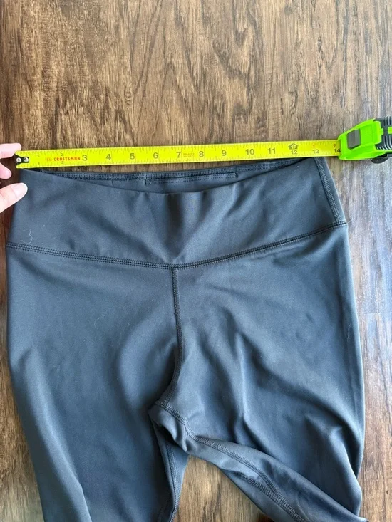 Nike Black Leggings with Kentucky Blue Graphic Lower Legs - Picture 9 of 11